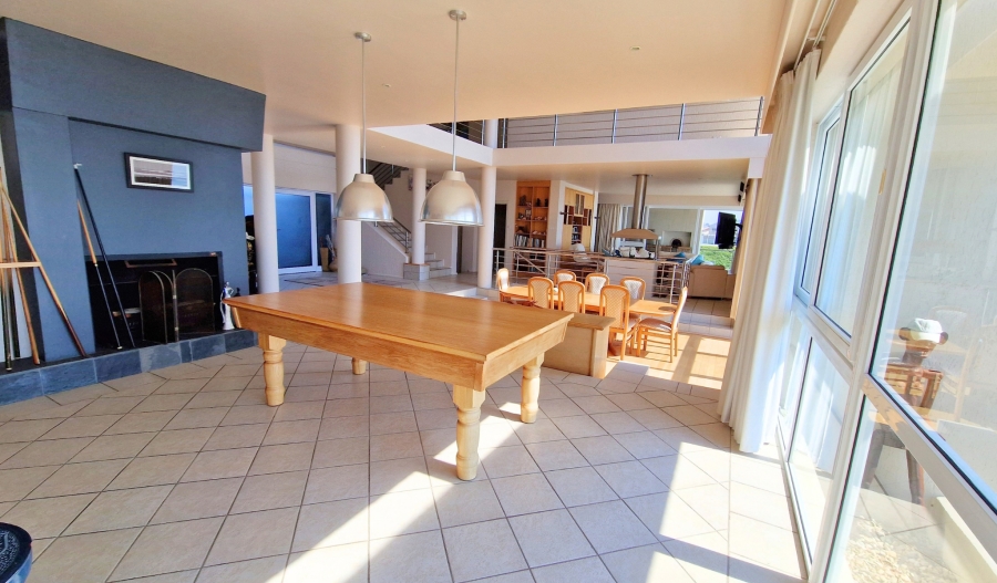 7 Bedroom Property for Sale in Wavecrest Eastern Cape